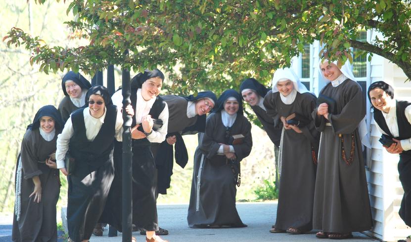 group_sisters_church