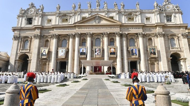 2018-10-14-canonizzazione-paolo-vi-1539510073277.JPG